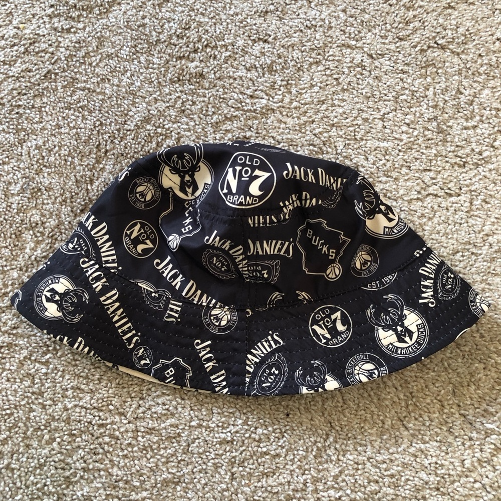 Reversible Milwaukee Bucks Bucket Hat